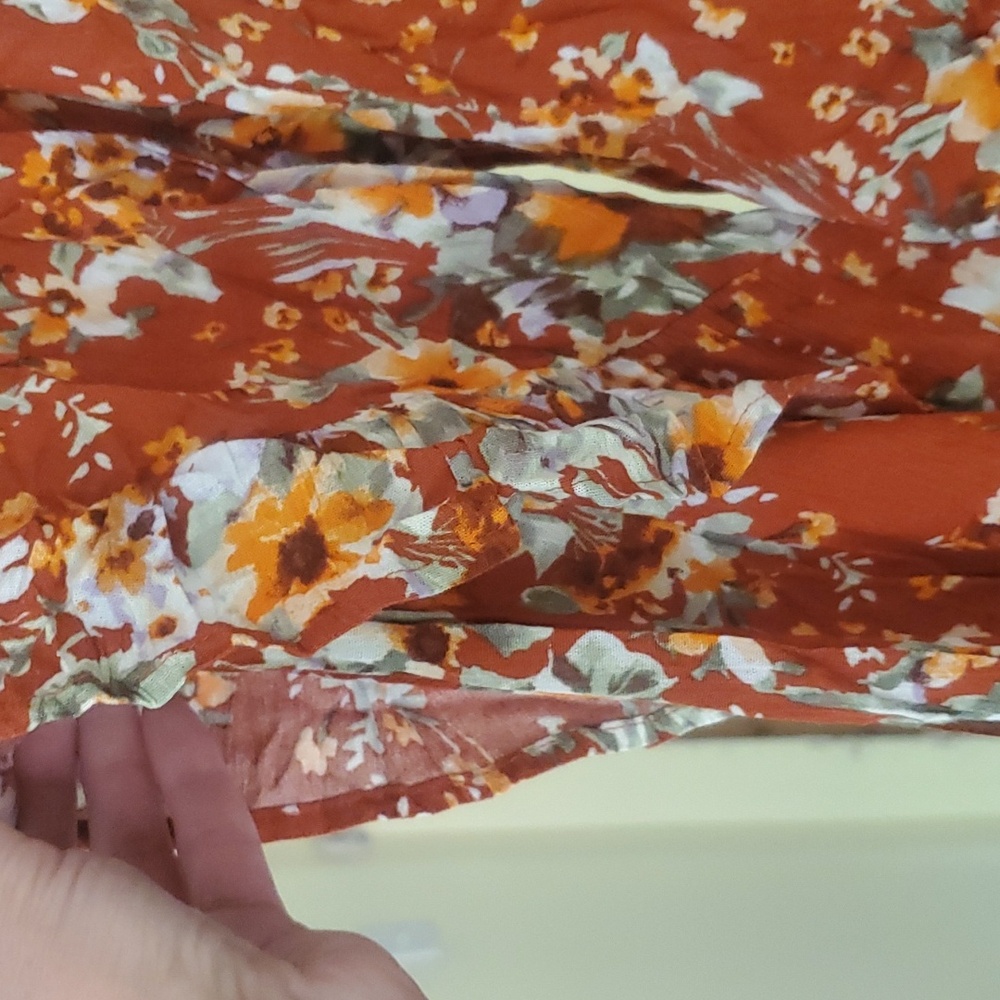 Floral Ruffle Blouse - Picture 5 of 6